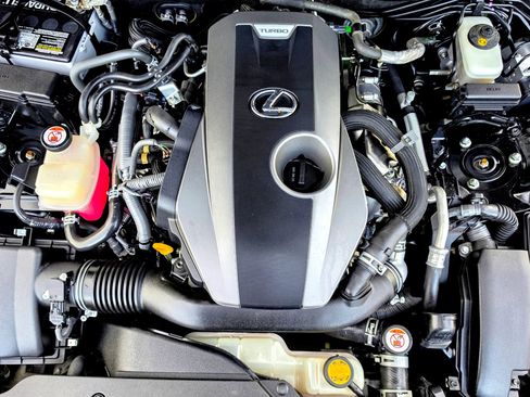 Used 2017 Lexus IS 200t w/ Premium Package RWD image 39