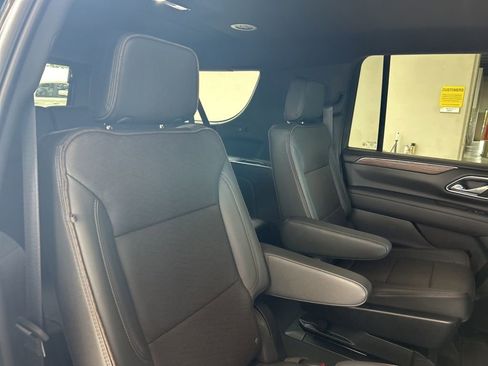 Used 2024 Chevrolet Suburban High Country w/ Advanced Technology Package image 29