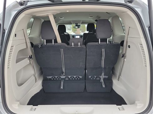 Used 2024 Chrysler Voyager LX image 6