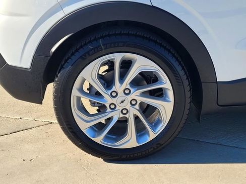 New 2027 Chevrolet Bolt LT w/ Comfort Package FWD image 14