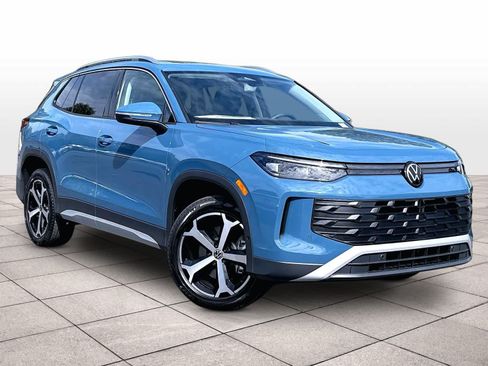 New 2026 Volkswagen Tiguan SE AWD/4WD image 2