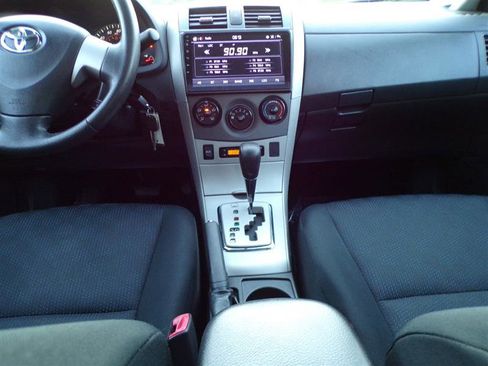 Used 2010 Toyota Corolla S image 31