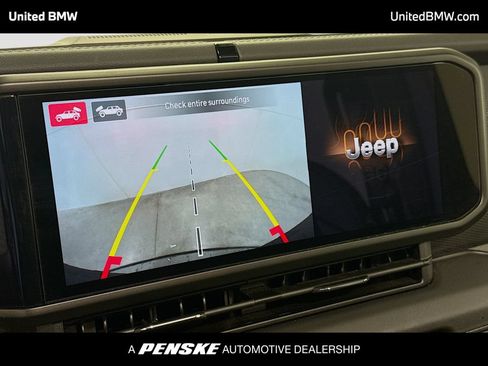 Used 2024 Jeep Wrangler Unlimited Rubicon AWD/4WD image 9