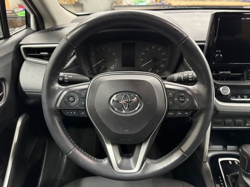 Used 2024 Toyota Corolla Cross LE image 19