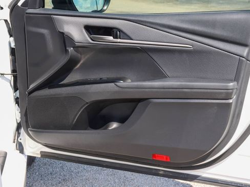 Used 2025 Toyota Camry SE w/ Convenience Package FWD image 8