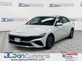 Used 2024 Hyundai Elantra SEL FWD video 1