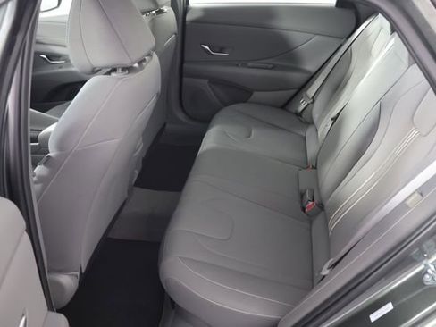 Used 2025 Hyundai Elantra SEL FWD image 19