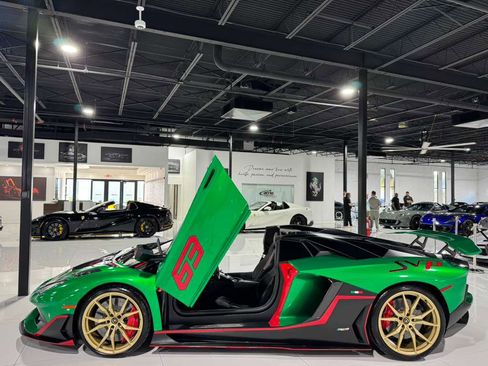 Used 2016 Lamborghini Aventador LP 700-4 image 12