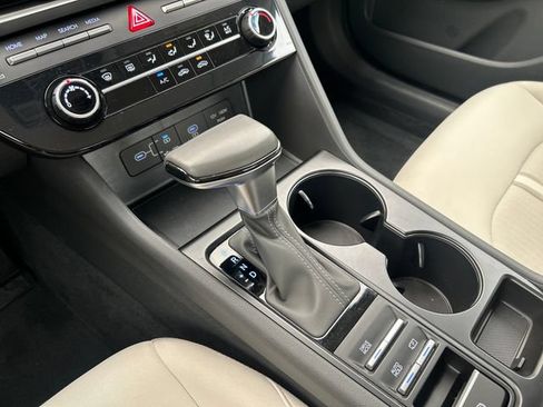 Used 2025 Hyundai Sonata SE FWD image 13