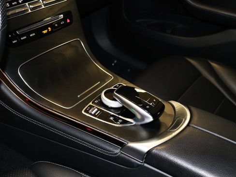 Used 2019 Mercedes-Benz GLC 300 4MATIC w/ Multimedia Package image 41