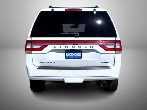 Used 2016 Lincoln Navigator Select AWD/4WD image 6
