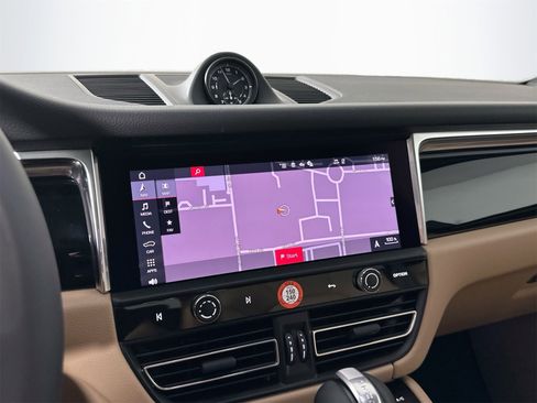 Certified 2026 Porsche Macan image 22