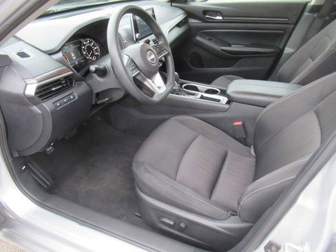 Used 2024 Nissan Altima 2.5 SV image 20