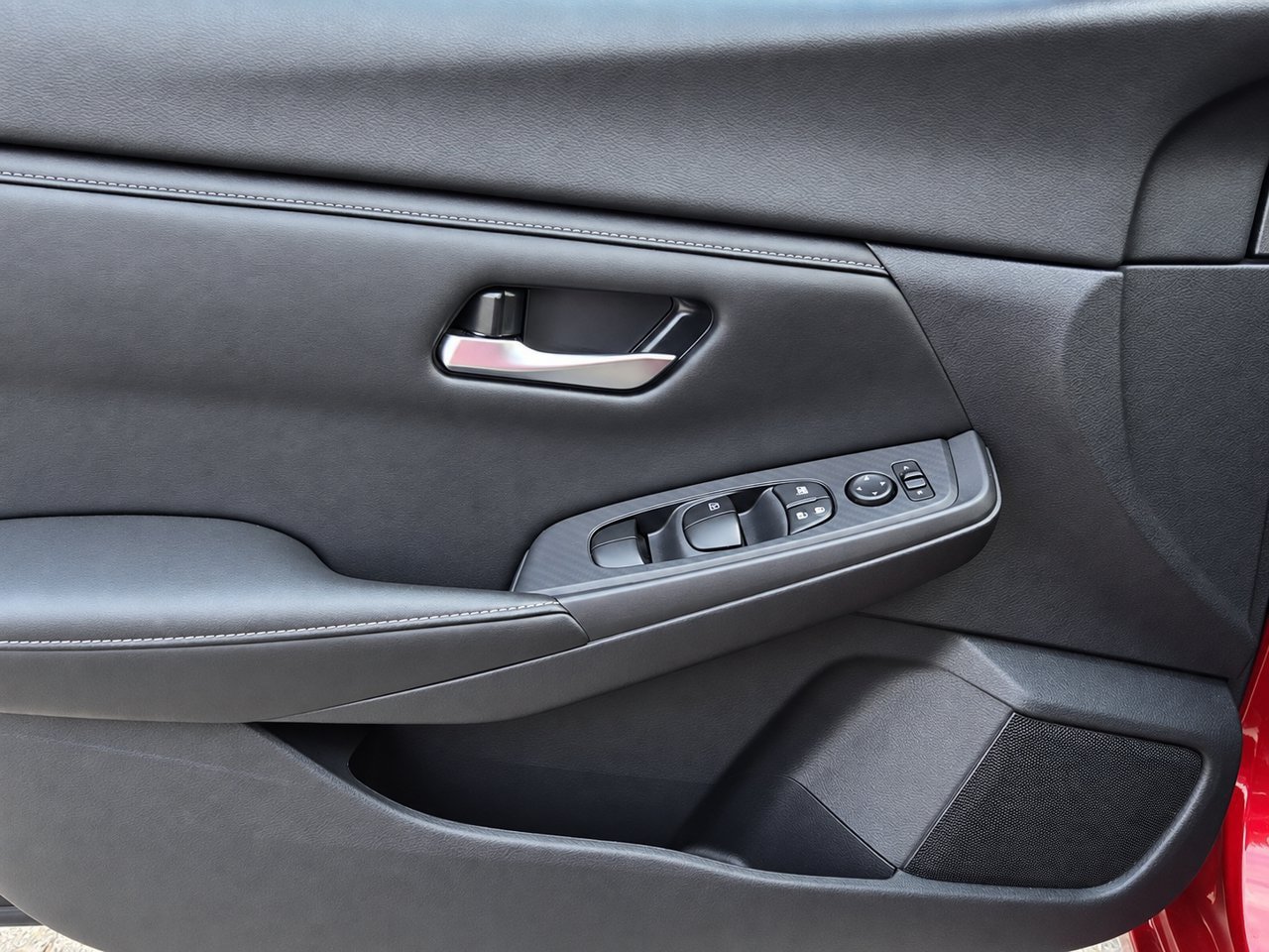 Used 2025 Nissan Sentra SV FWD image 12