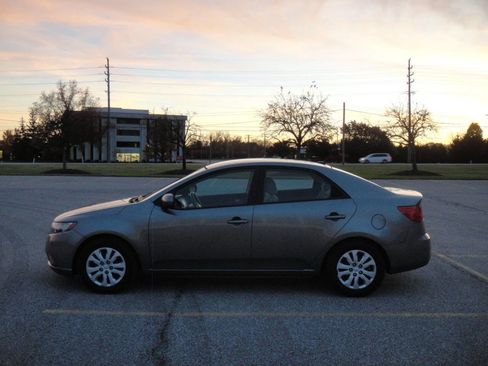 Used 2012 Kia Forte EX image 5