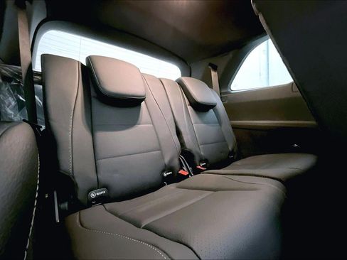 Used 2026 Mercedes-Benz GLS 450 4MATIC image 35