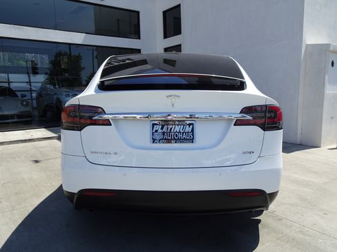 Used 2016 Tesla Model X 90D image 7