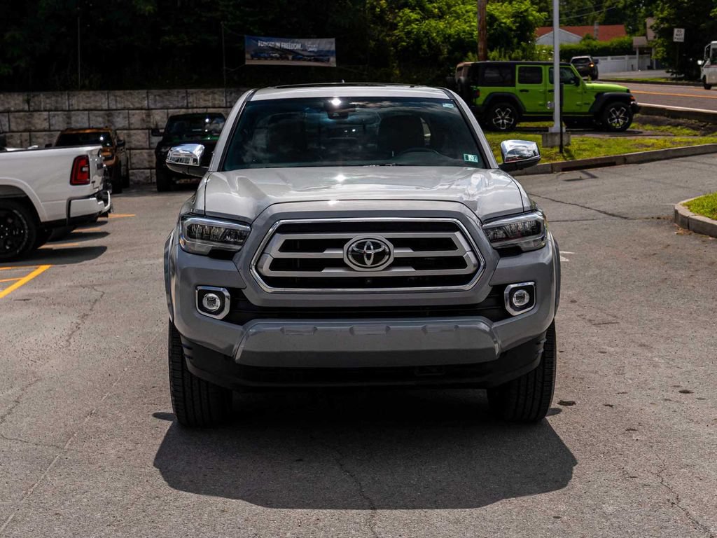 Used 2020 Toyota Tacoma Limited AWD/4WD image 2