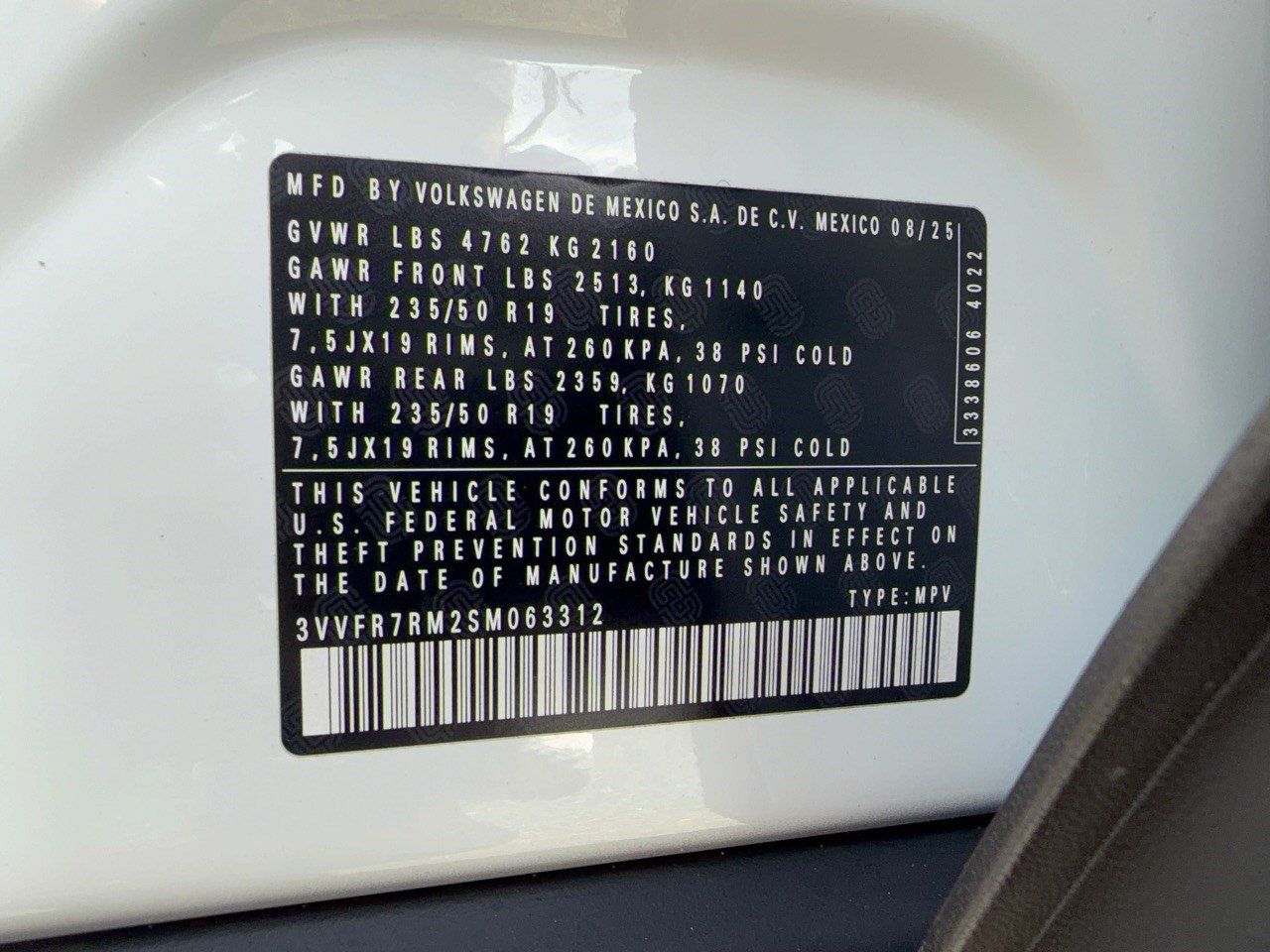 Used 2025 Volkswagen Tiguan SE FWD image 30