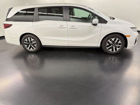 New 2026 Honda Odyssey EX-L image 8