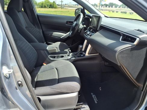 Used 2024 Toyota Corolla Cross AWD Hybrid image 19