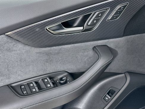 New 2026 Audi SQ8 Premium Plus AWD/4WD image 17