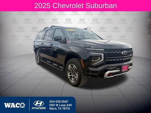 Used 2025 Chevrolet Suburban Z71 image 2
