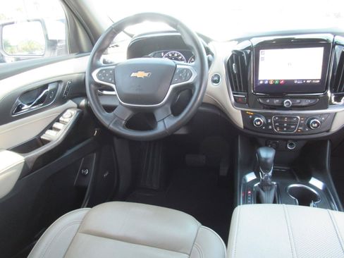 Certified 2023 Chevrolet Traverse Premier FWD image 13