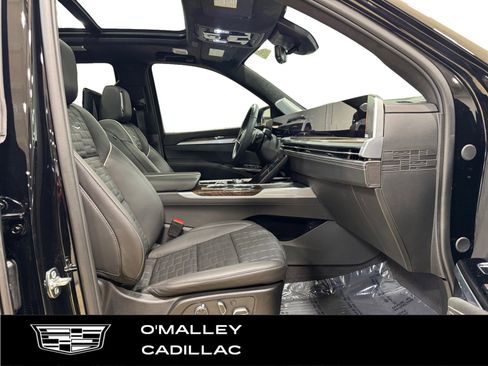 Certified 2025 Cadillac Escalade Sport Platinum w/ LPO, ONYX Package image 14