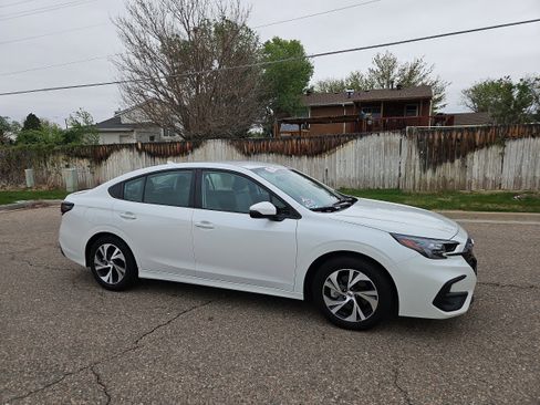 Used 2025 Subaru Legacy Premium AWD/4WD image 2