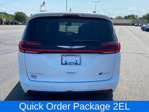 Used 2021 Chrysler Pacifica Touring-L image 5