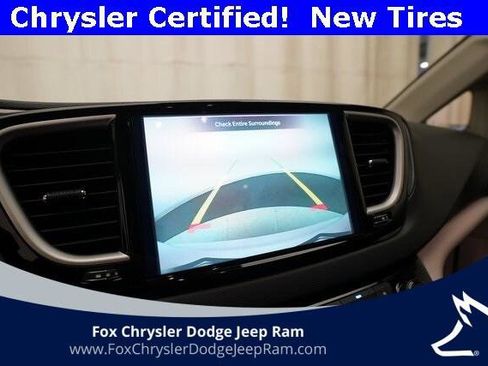 Certified 2024 Chrysler Pacifica Touring-L image 20