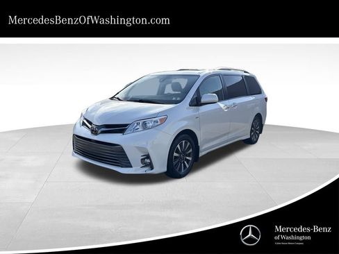 Used 2019 Toyota Sienna XLE image 1