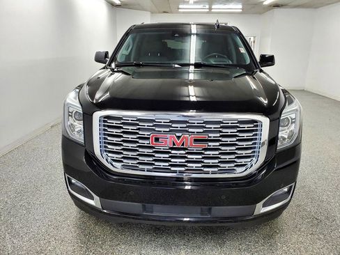 Used 2020 GMC Yukon Denali w/ Denali Ultimate Black Edition image 2