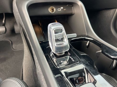 Used 2024 Volvo XC40 B5 Plus w/ Protection Package Premier image 15