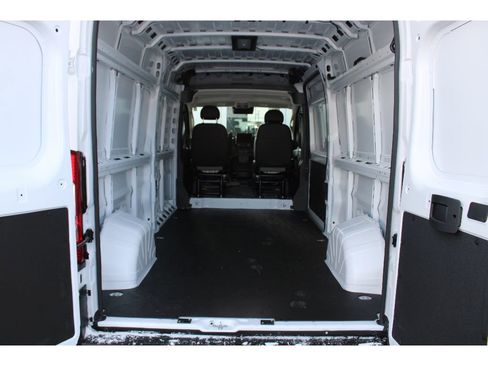 New 2026 RAM ProMaster 2500 w/ Premium Convenience Group image 33