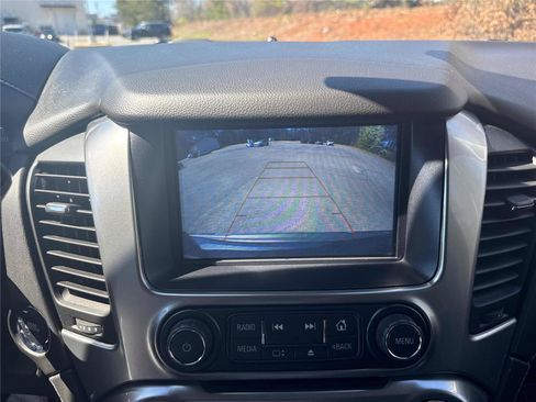 Used 2020 Chevrolet Suburban Premier image 21