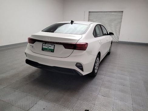 Used 2023 Kia Forte LX image 7