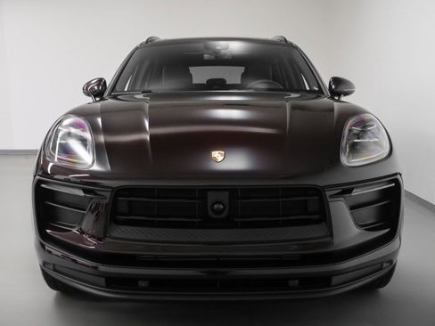 Certified 2025 Porsche Macan image 7