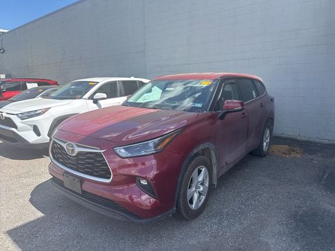 Used 2016 Toyota Highlander Limited Platinum image 3