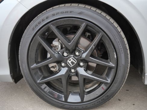Used 2025 Honda Civic Sport image 15
