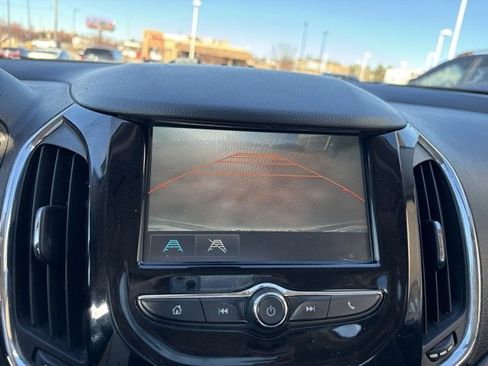 Used 2017 Chevrolet Cruze Premier image 10