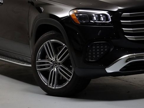 Certified 2025 Mercedes-Benz GLS 450 4MATIC image 3