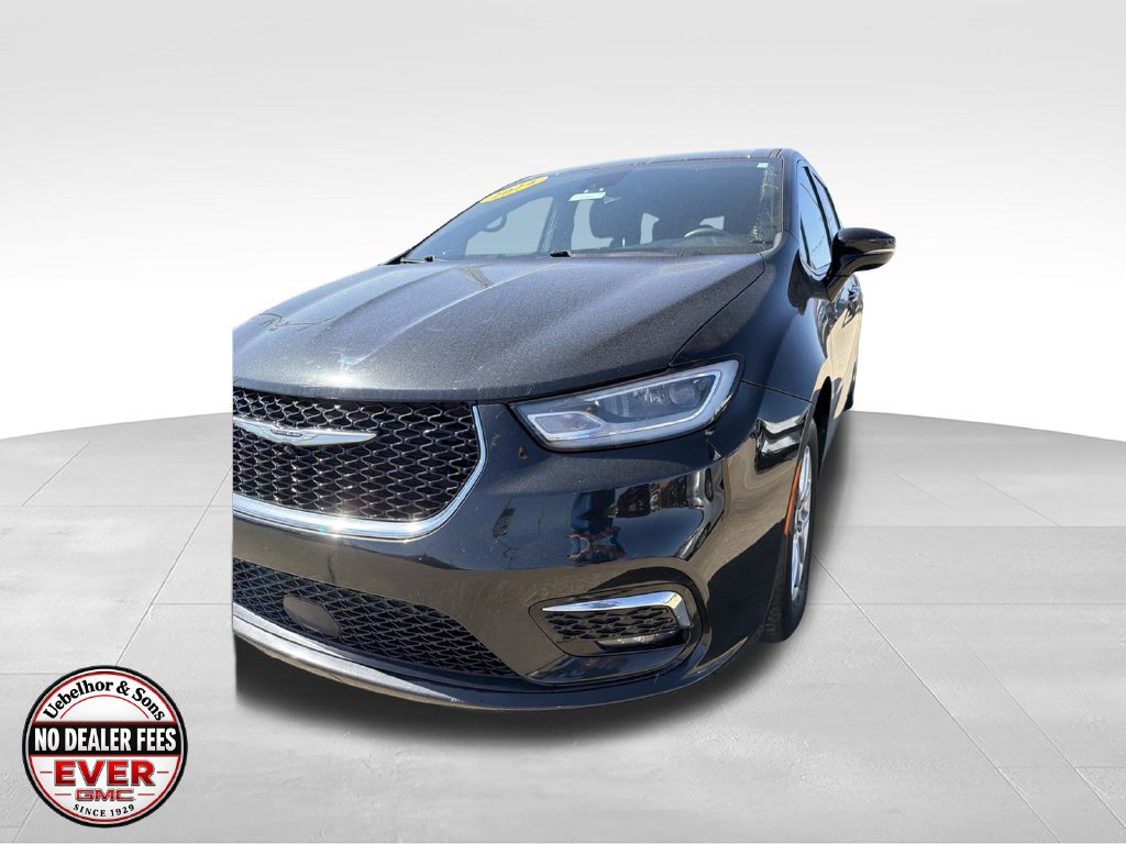 Used 2024 Chrysler Pacifica Touring FWD image 13