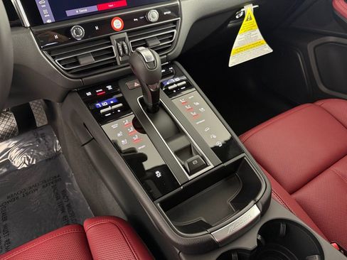 New 2026 Porsche Macan AWD/4WD image 29