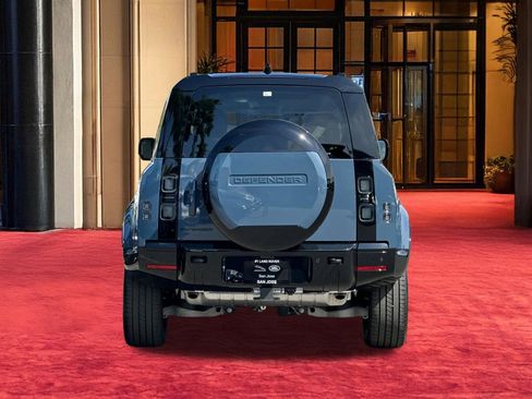 New 2026 Land Rover Defender 110 X-Dynamic SE image 11