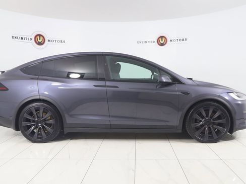 Used 2022 Tesla Model X image 2