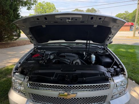 Used 2010 Chevrolet Avalanche LT w/ Luxury Package RWD image 61