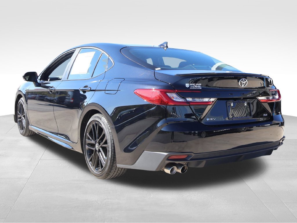 Used 2026 Toyota Camry SE FWD image 3