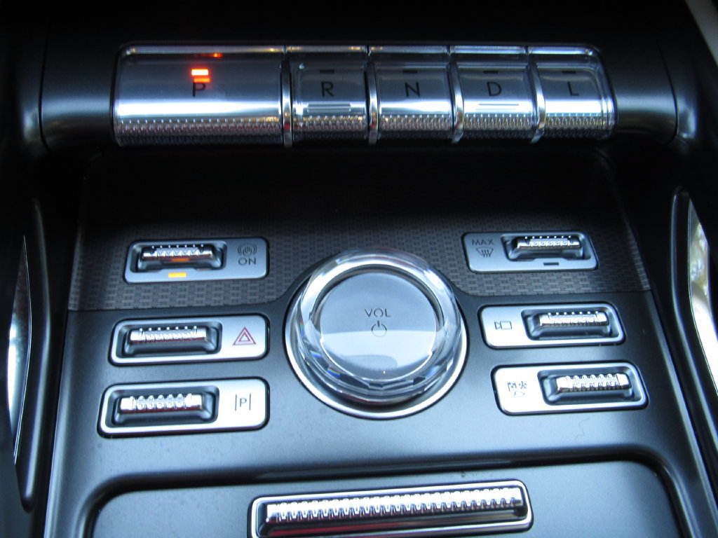 Used 2024 Lincoln Nautilus Premier AWD/4WD image 24
